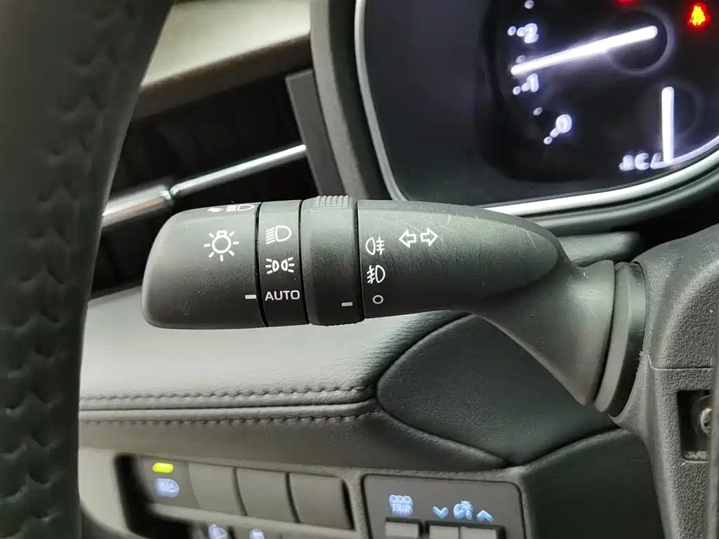 TOYOTA AVALON 2022