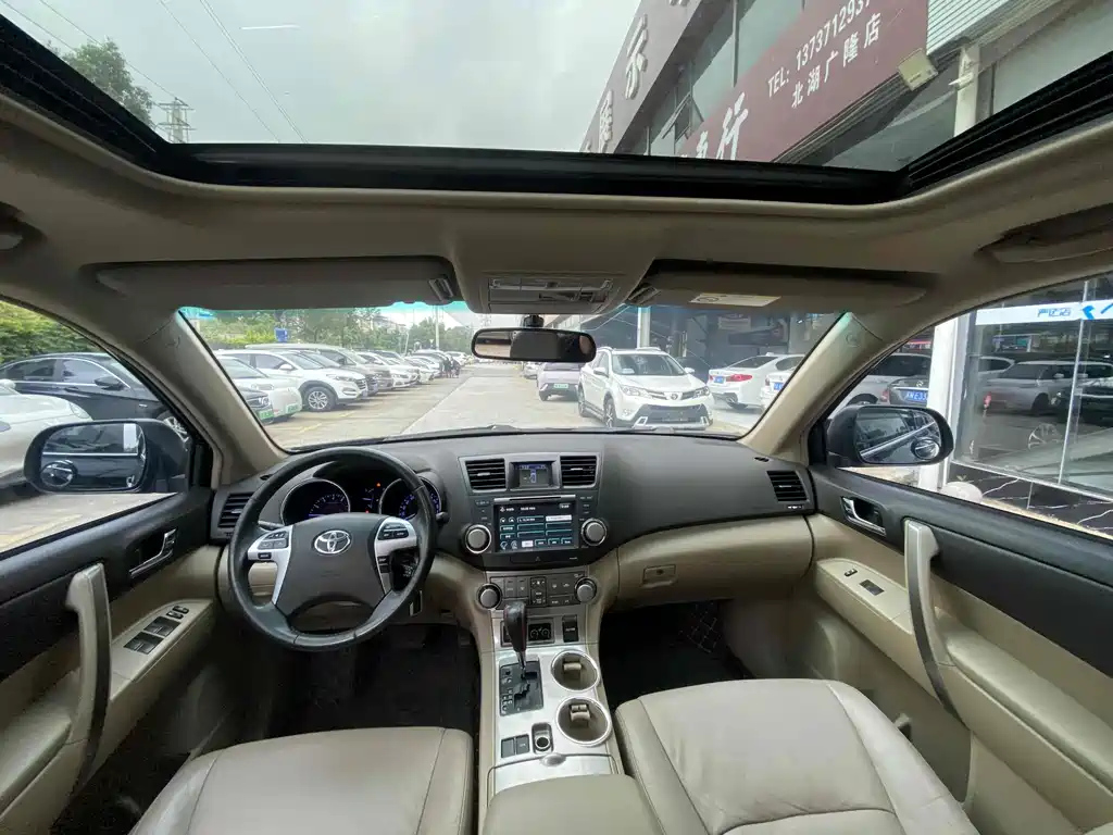 TOYOTA HIGHLANDER 2014