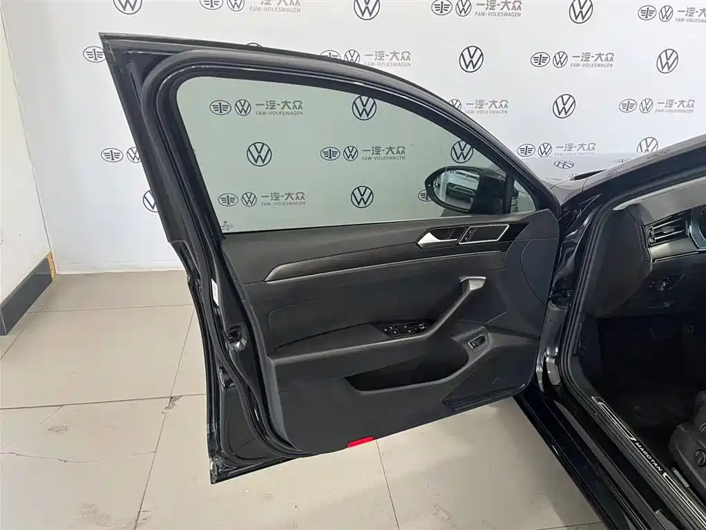 VOLKSWAGEN MAGOTAN 2021