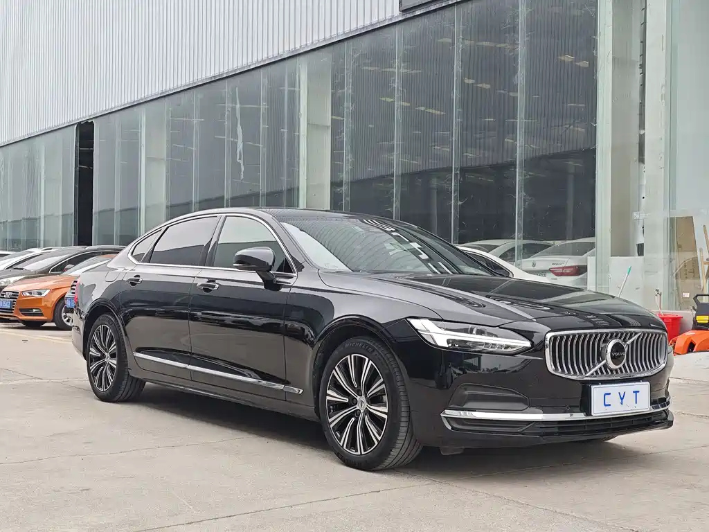 VOLVO S90 2022