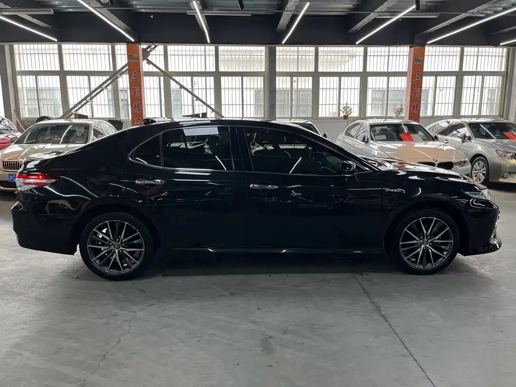 TOYOTA CAMRY 2023