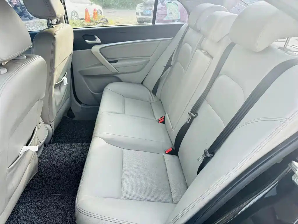 GEELY AUTO EMGRAND 2015