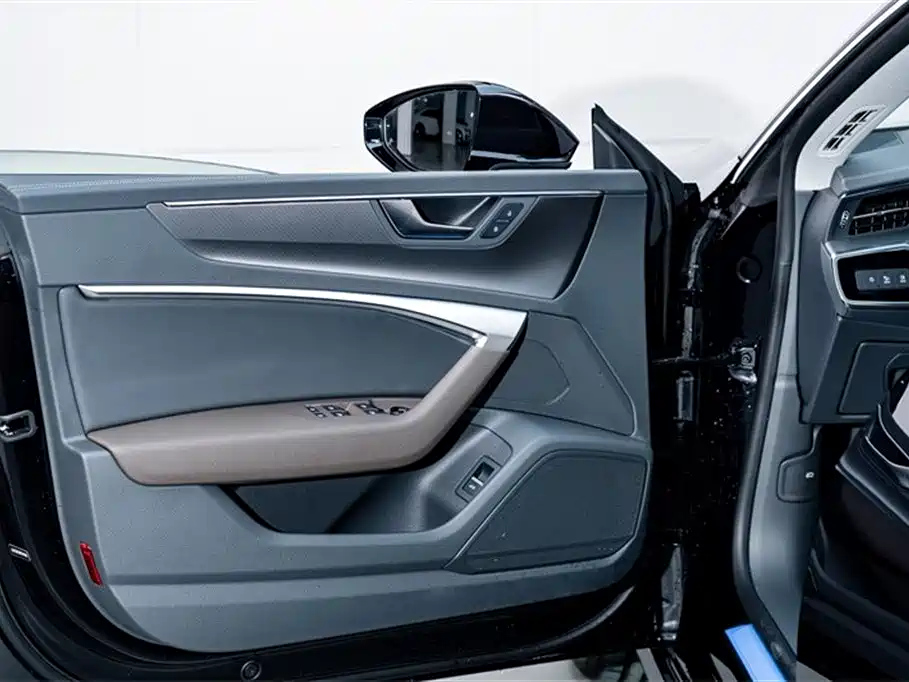 AUDI A7L 2024