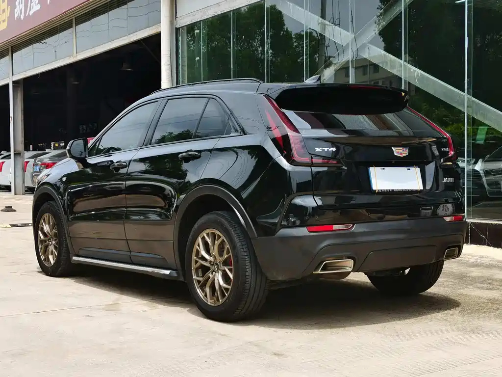 CADILLAC XT4 2021