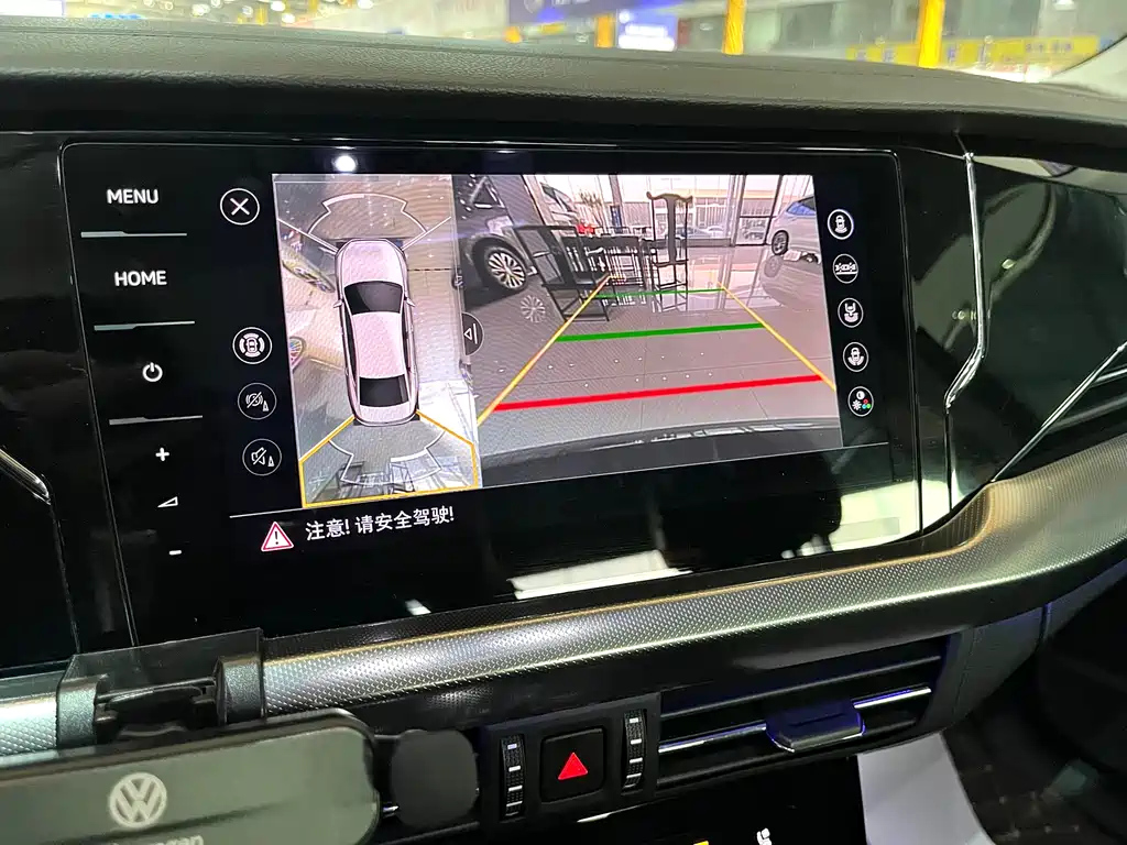VOLKSWAGEN PASSAT 2023