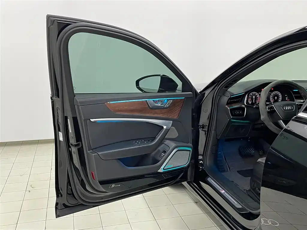 AUDI A6L 2021