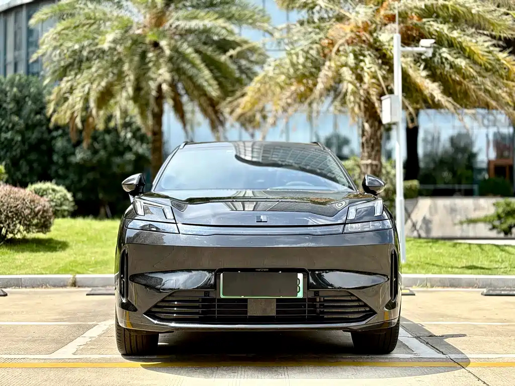 LYNK&CO 08 NEW ENERGY 2023