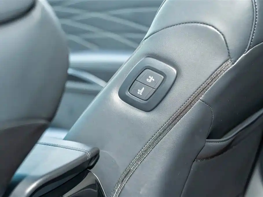 TOYOTA AVALON 2022