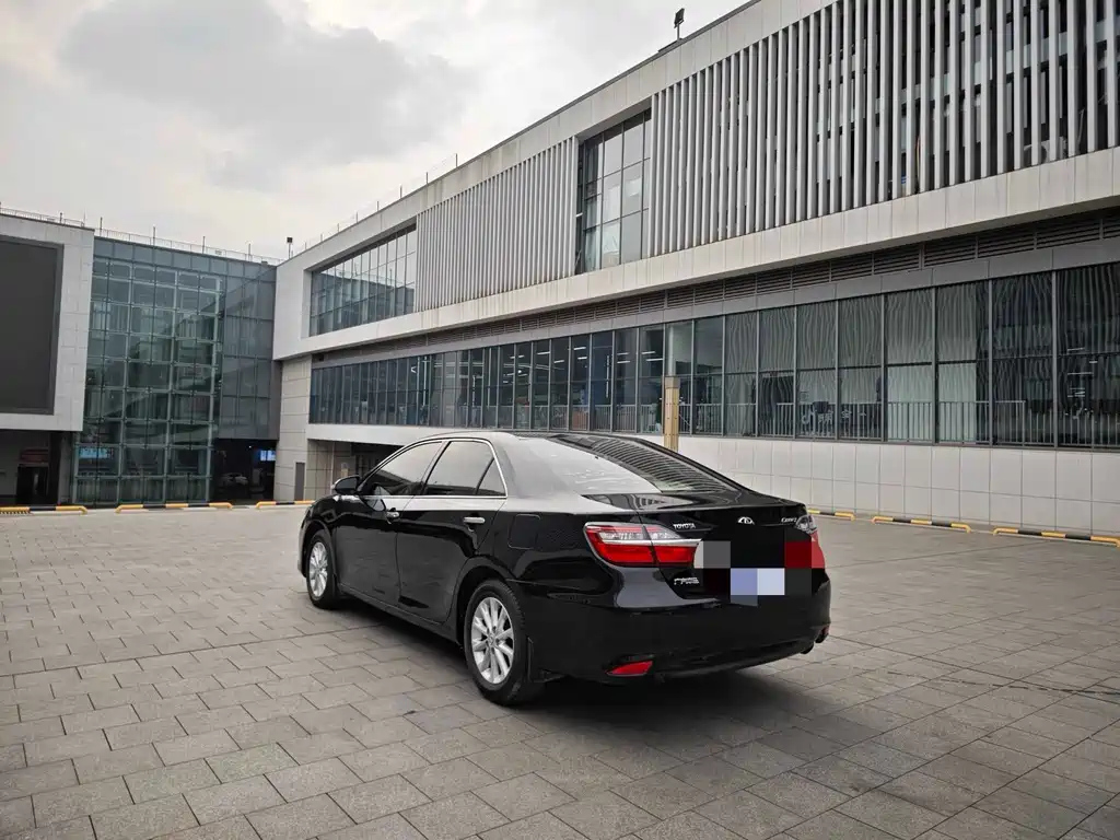 TOYOTA CAMRY 2016