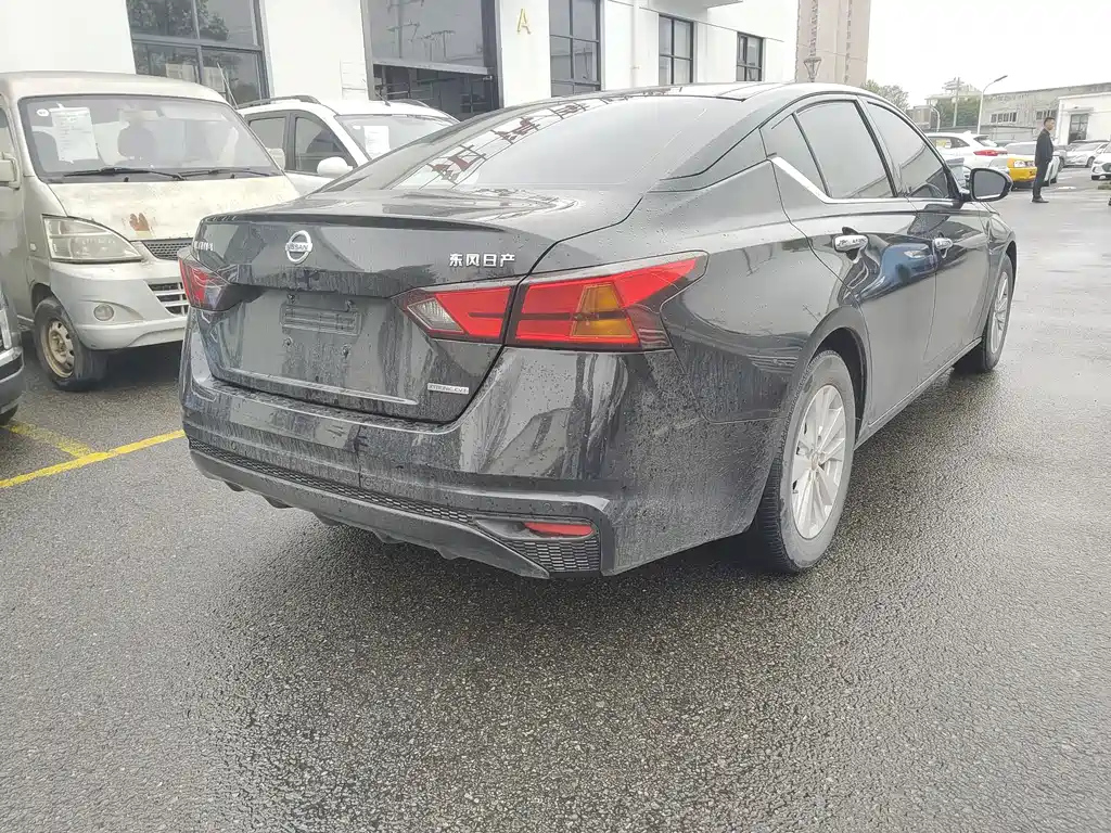 NISSAN TEANA 2020