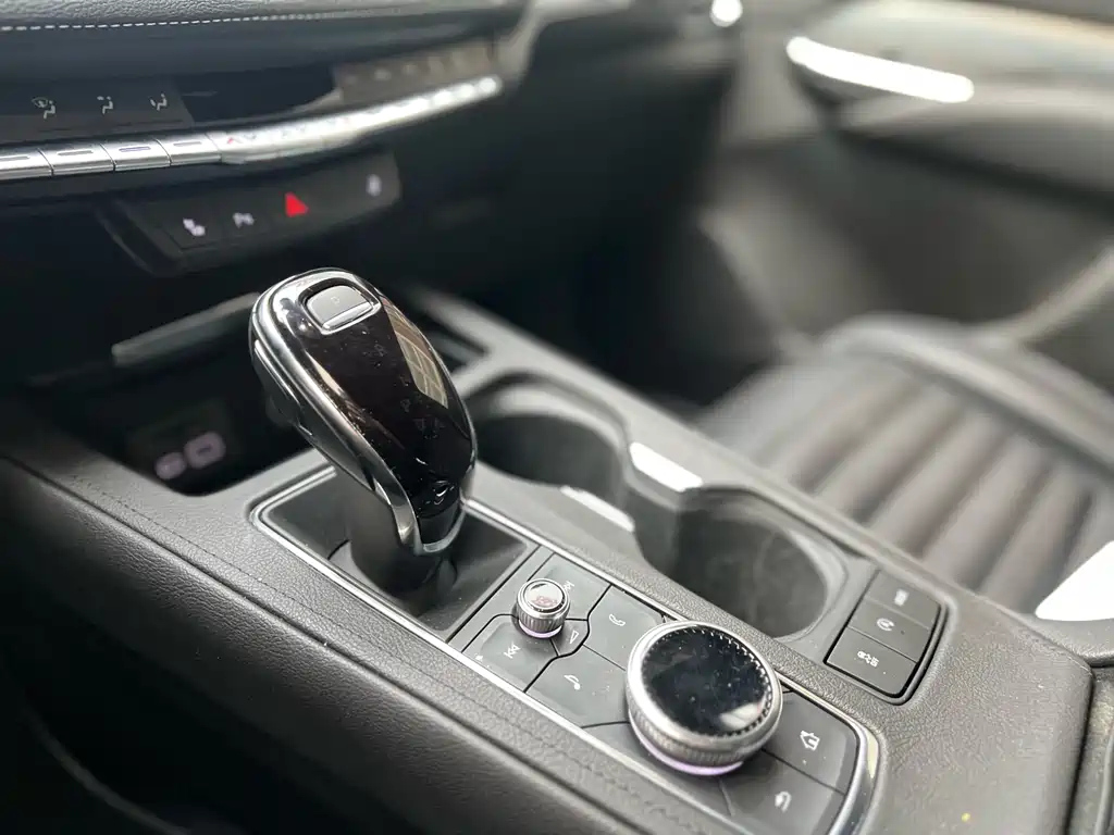 CADILLAC XT4 2021