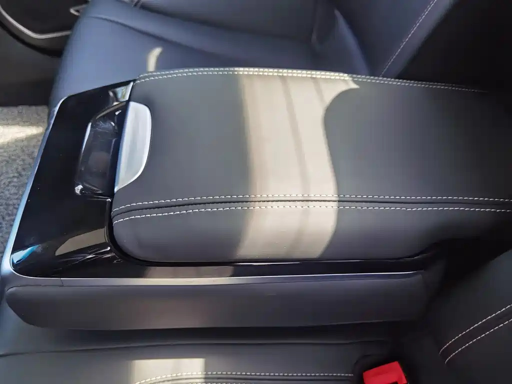 GEELY AUTO BORUI 2020