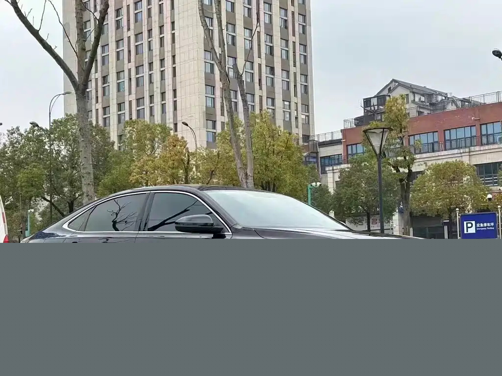 VOLKSWAGEN PASSAT 2023
