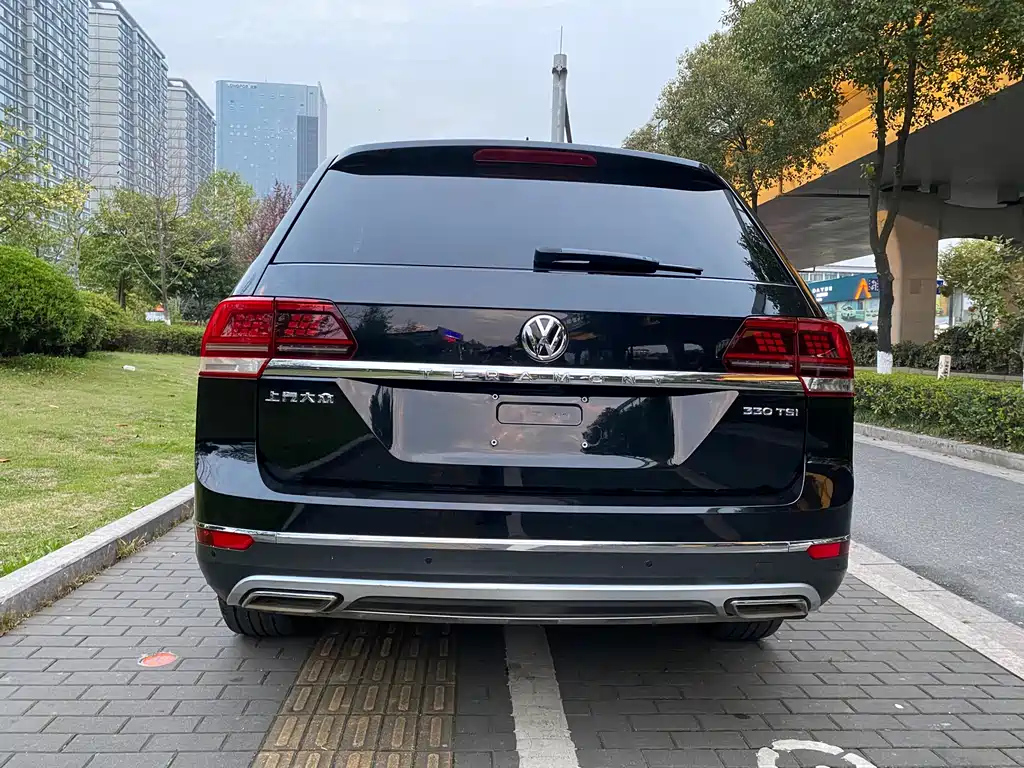 VOLKSWAGEN TOURAN 2021