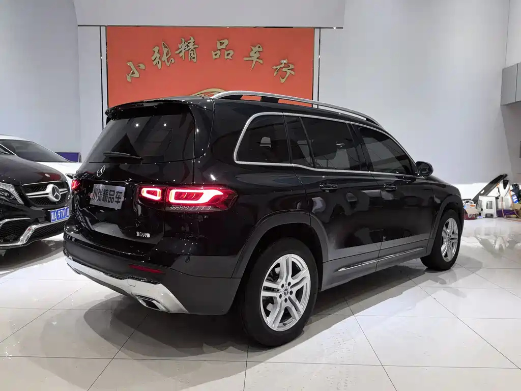 MERCEDES BENZ GLB 2023