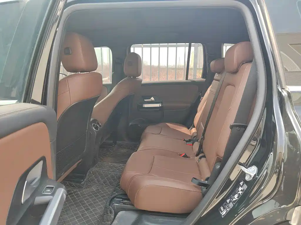 MERCEDES BENZ GLB 2023