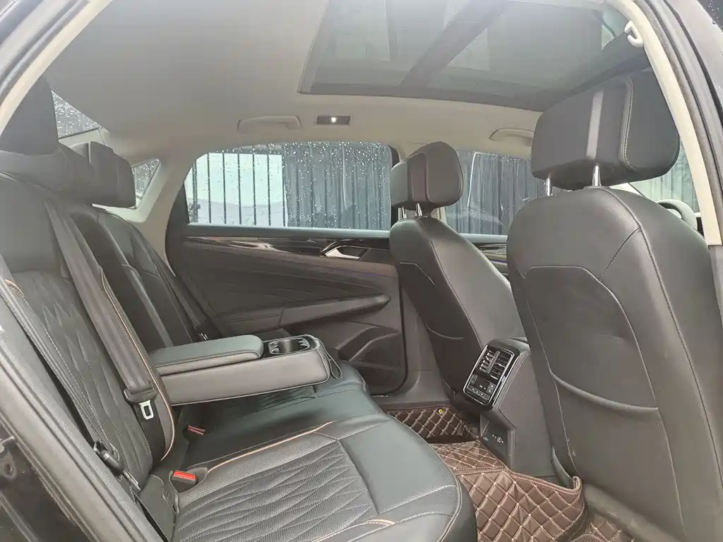 VOLKSWAGEN PASSAT 2021