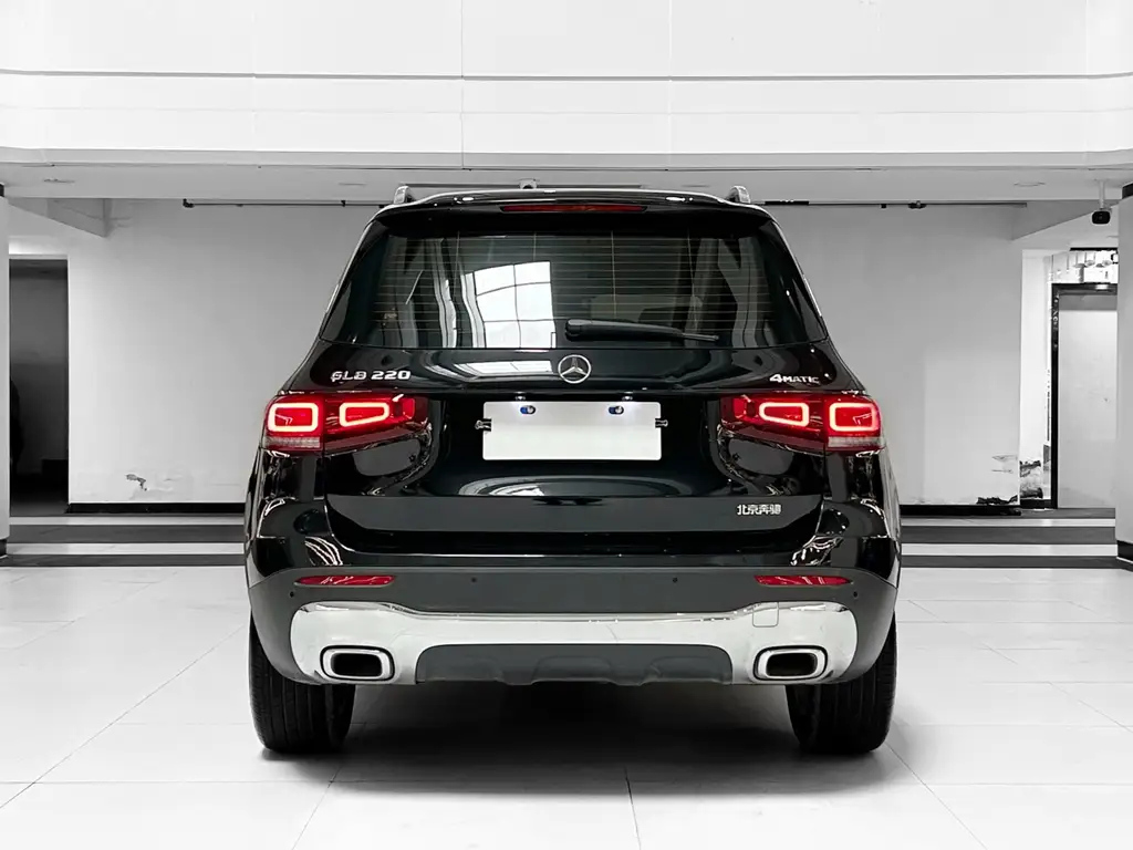 MERCEDES BENZ GLB 2023