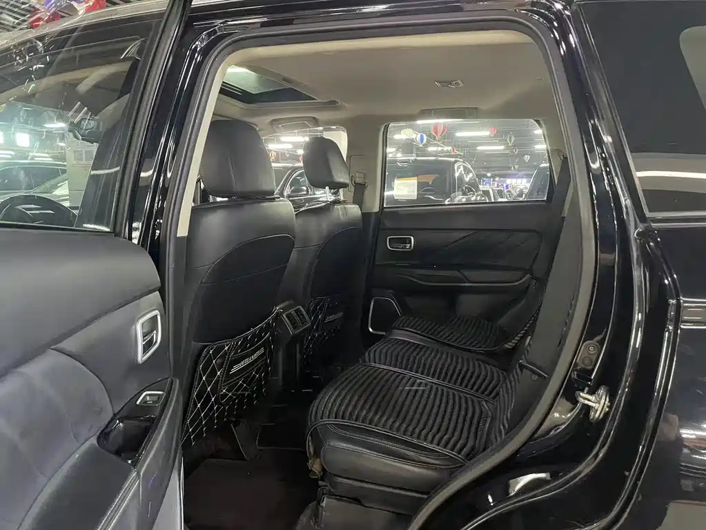 MITSUBISHI OUTLANDER 2019