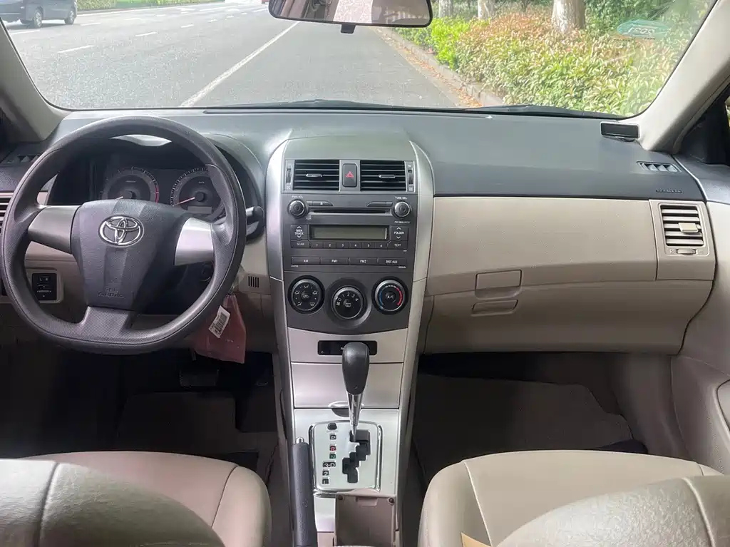 TOYOTA COROLLA 2013