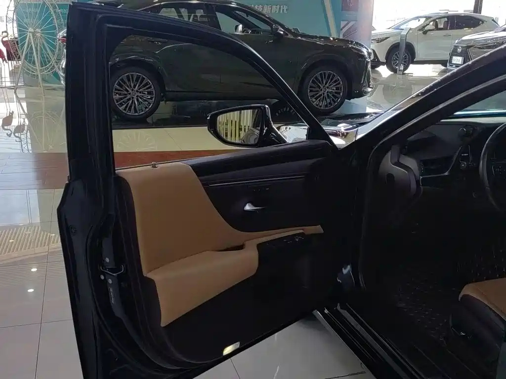 LEXUS ES 2021