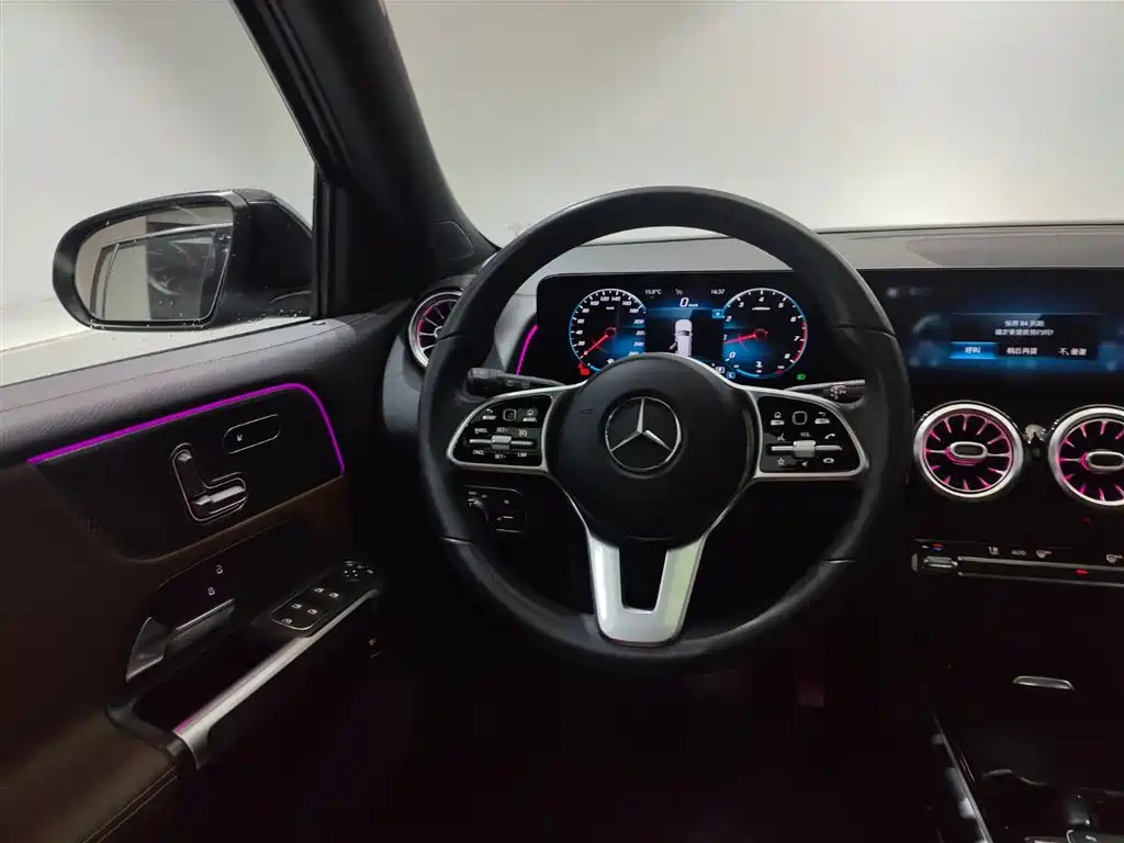 MERCEDES BENZ GLB 2021