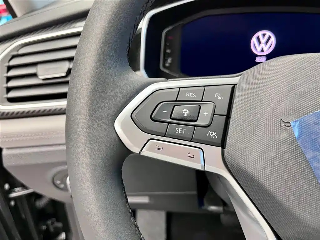 VOLKSWAGEN TAYRON 2023