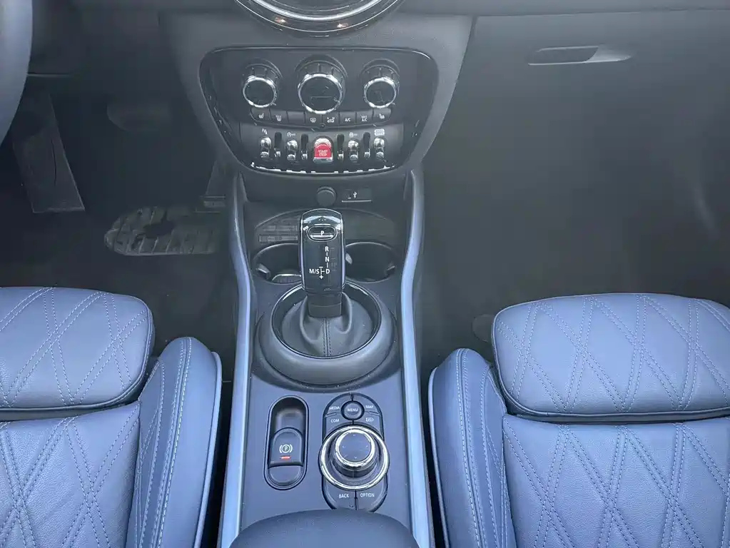 MINI CLUBMAN 2022