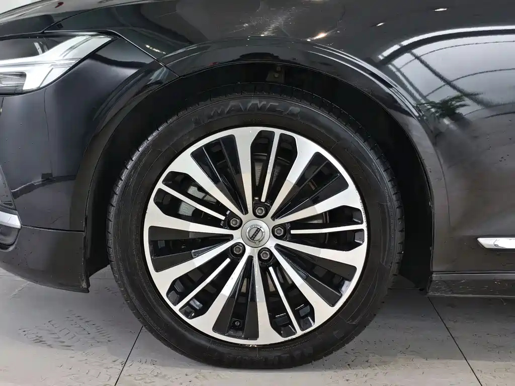 VOLVO S90 2024