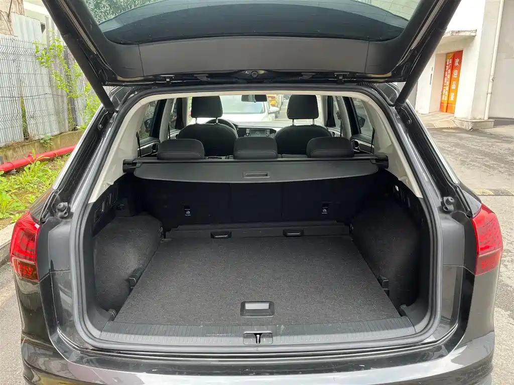 VOLKSWAGEN TAYRON 2020