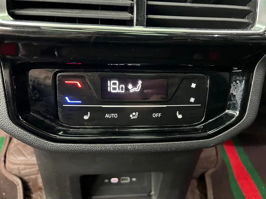 VOLKSWAGEN TOURAN 2022