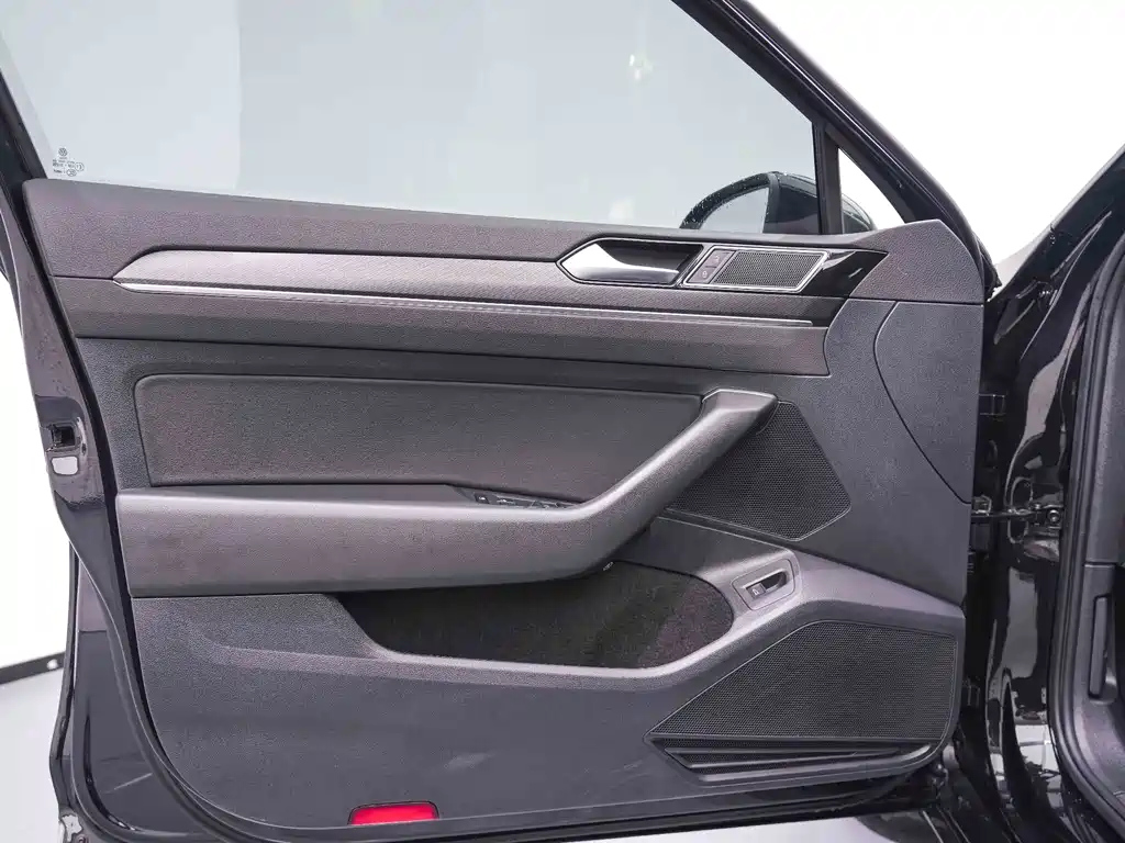 VOLKSWAGEN MAGOTAN 2022