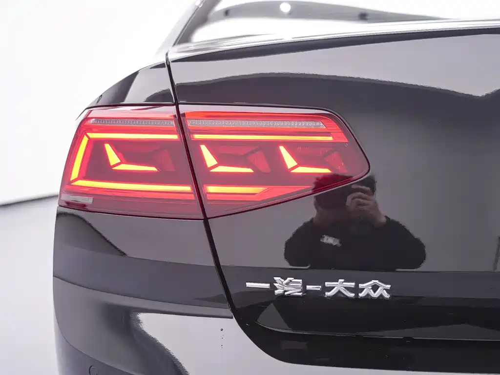 VOLKSWAGEN MAGOTAN 2022