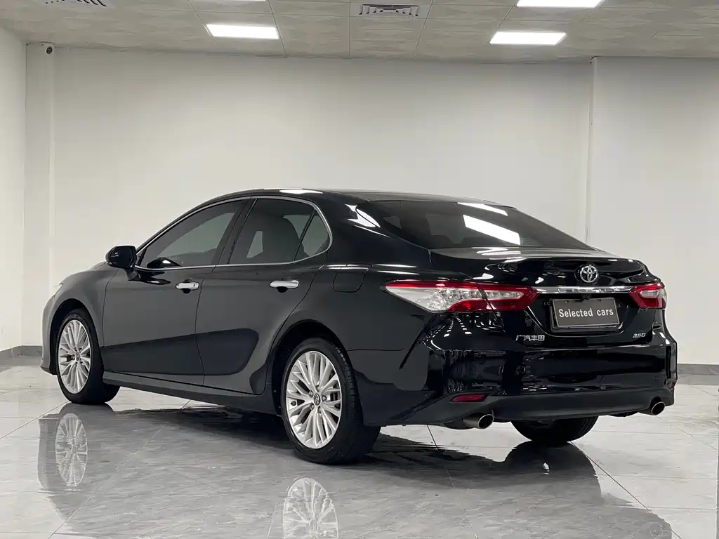 TOYOTA CAMRY 2021