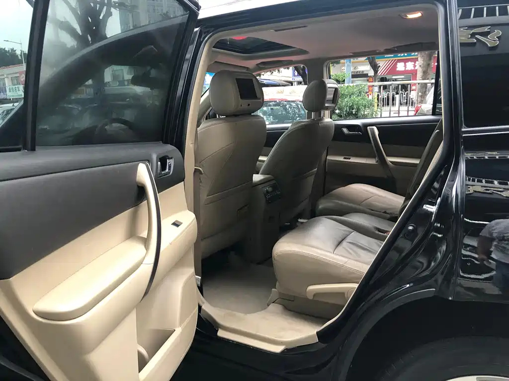 TOYOTA HIGHLANDER 2010