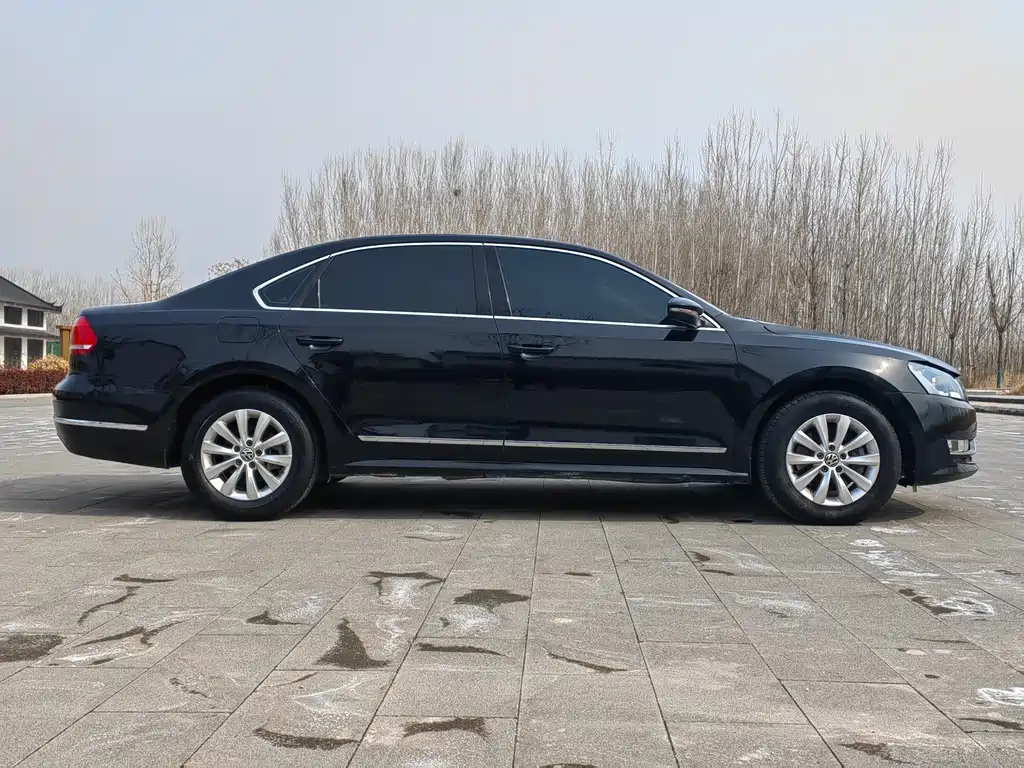 VOLKSWAGEN PASSAT 2016