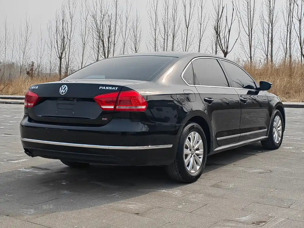 VOLKSWAGEN PASSAT 2016