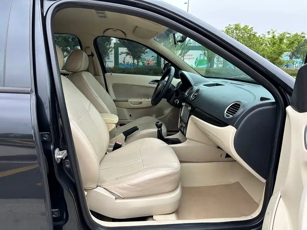 VOLKSWAGEN LAVIDA 2010