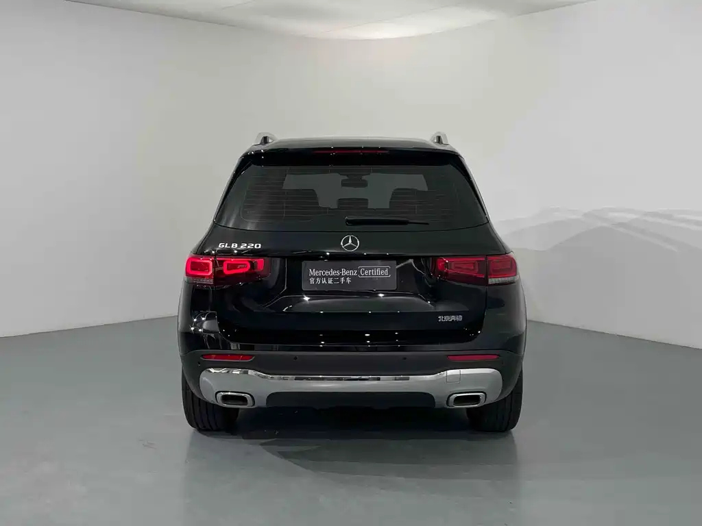 MERCEDES BENZ GLB 2023
