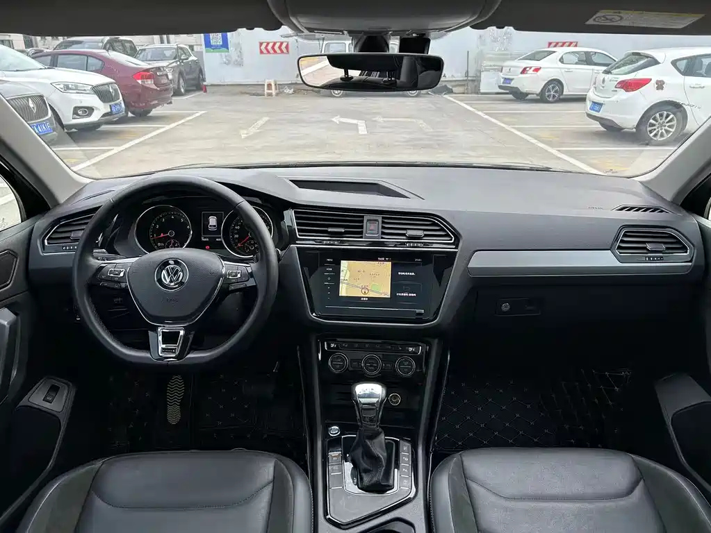 VOLKSWAGEN TIGUAN L 2020