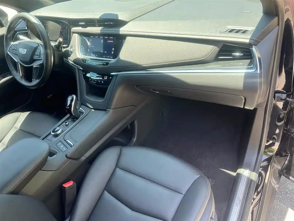 CADILLAC XT5 2021