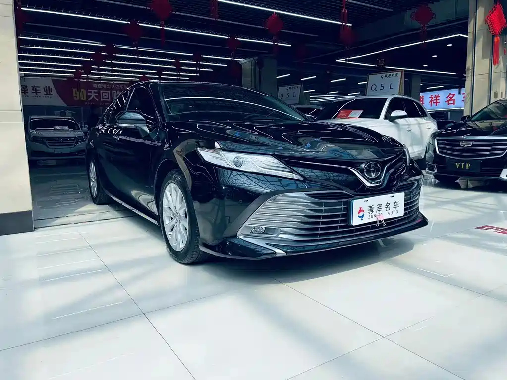 TOYOTA CAMRY 2020