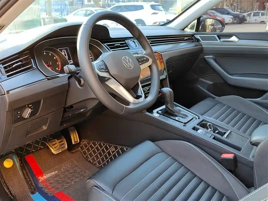 VOLKSWAGEN MAGOTAN 2023