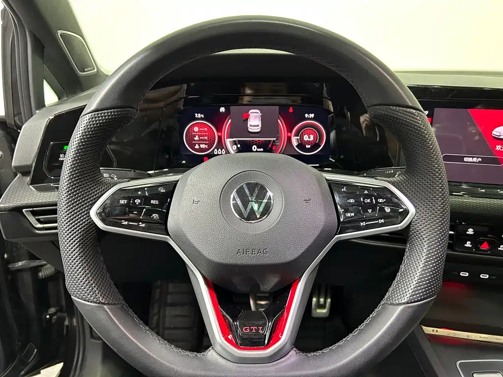 VOLKSWAGEN GOLF 2021