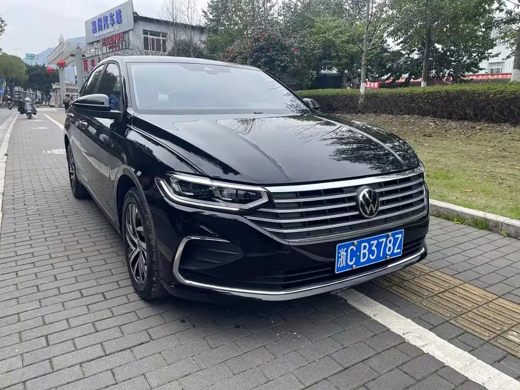 VOLKSWAGEN LAVIDA 2023