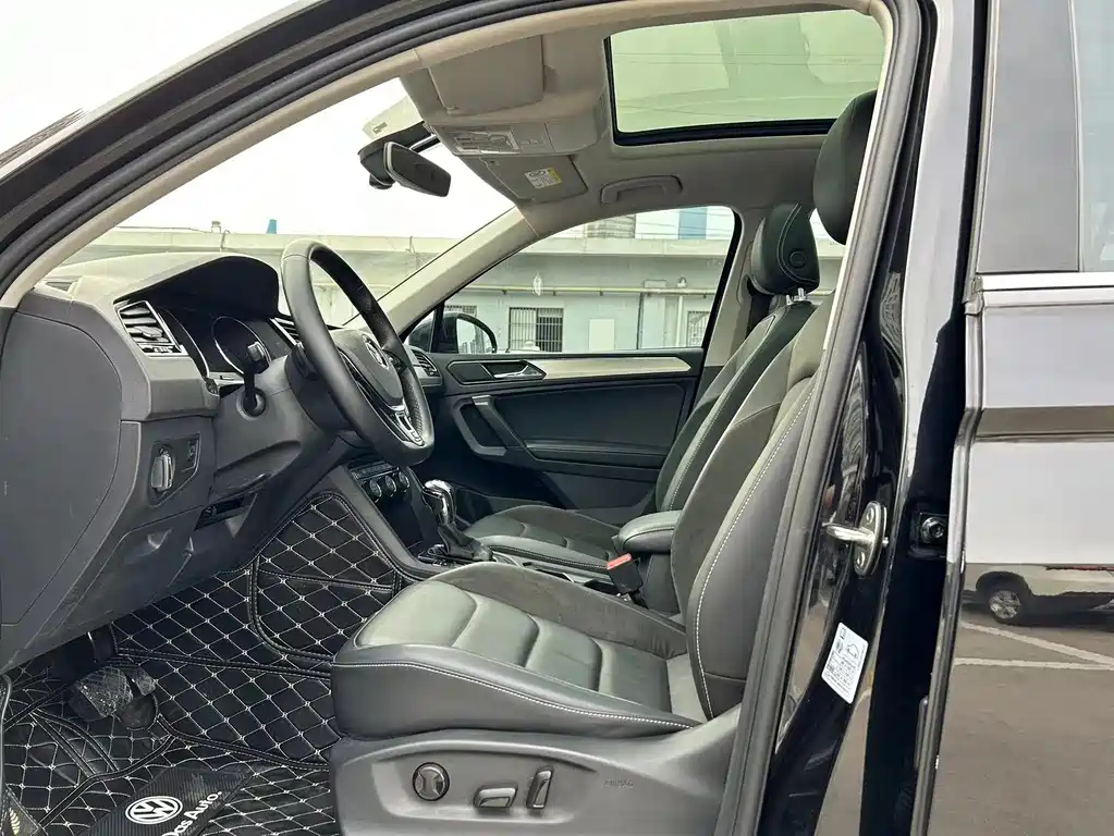 VOLKSWAGEN TIGUAN L 2020