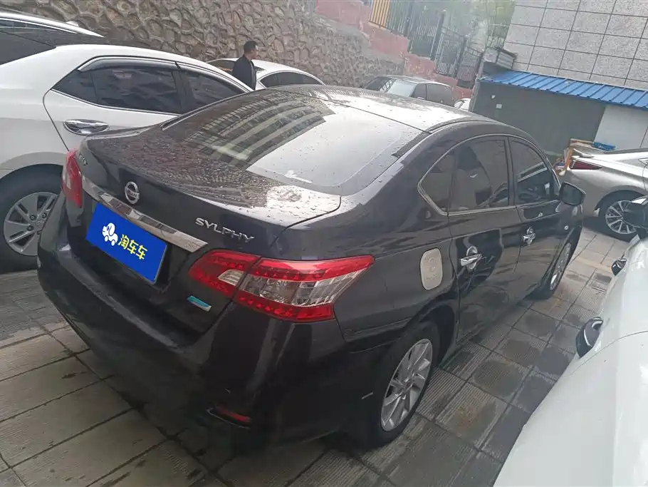 NISSAN SYLPHY 2013
