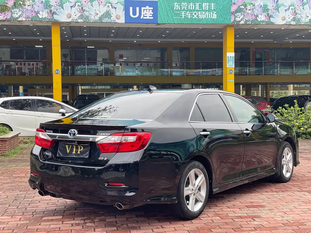TOYOTA CAMRY 2012