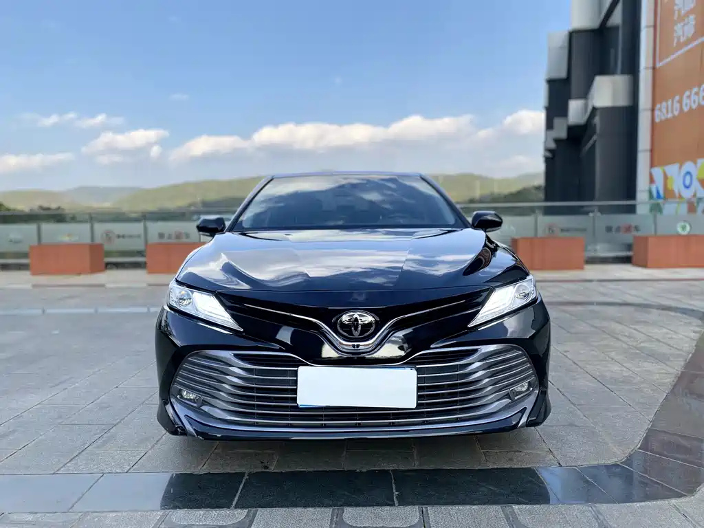 TOYOTA CAMRY 2019