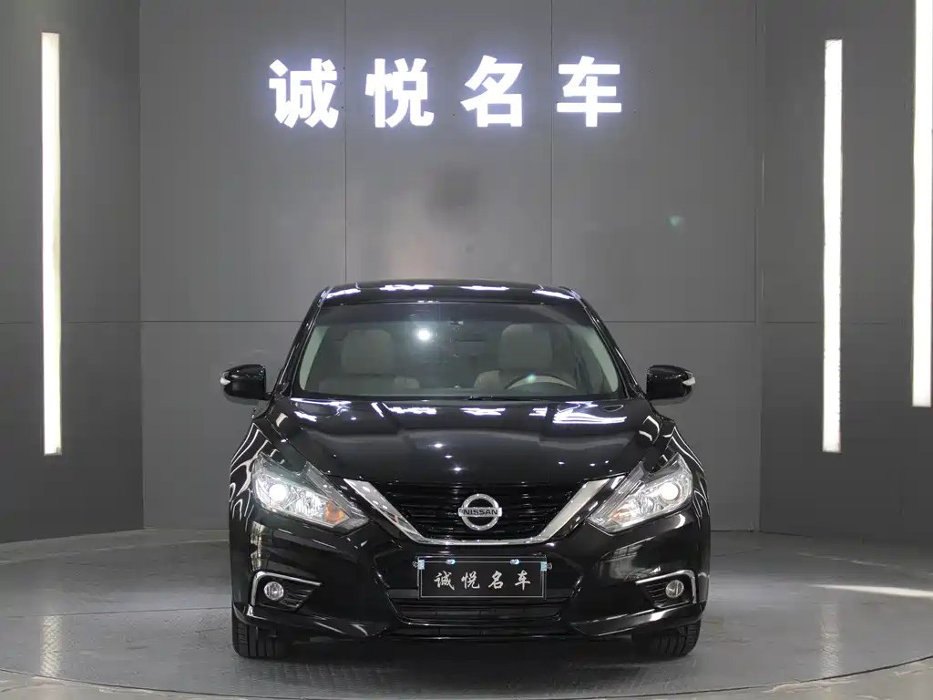 NISSAN TEANA 2019